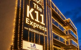 K11 Express - Opp Express Avenue